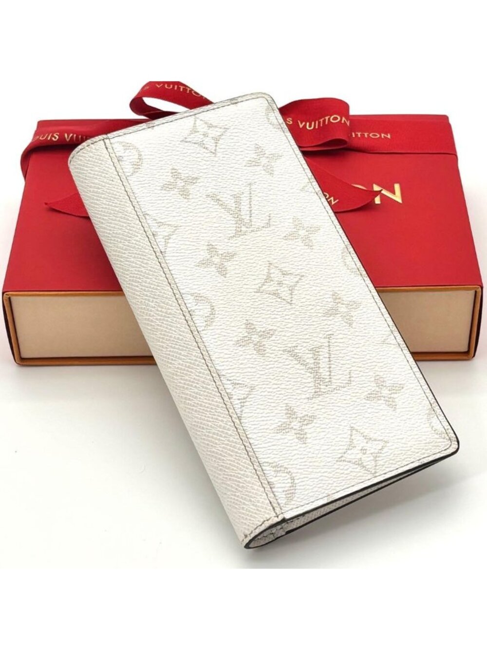 Louis Vuitton Wallet Portefeuille Brazza NM Taigarama White